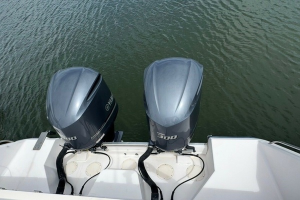 33ft Grady White Yacht For Sale