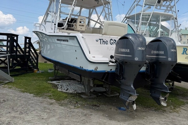 33ft Grady White Yacht For Sale