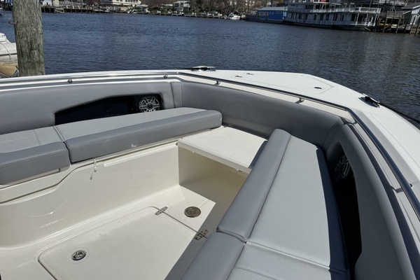 36ft Boston Whaler Yacht For Sale