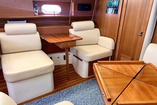 355ft Catalina Yacht For Sale