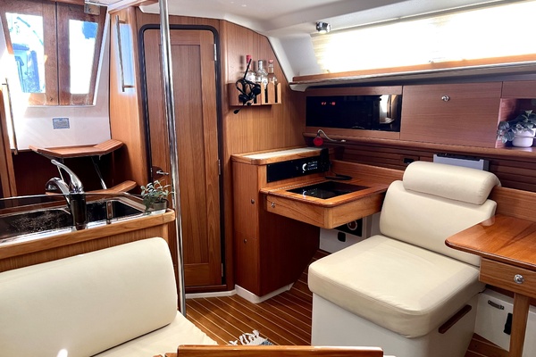 355ft Catalina Yacht For Sale