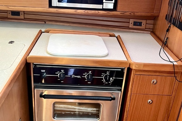 2011 Catalina 355