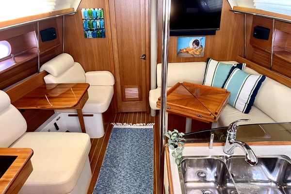 355ft Catalina Yacht For Sale