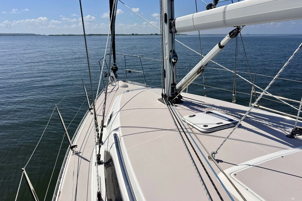355ft Catalina Yacht For Sale