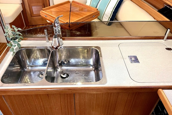355ft Catalina Yacht For Sale