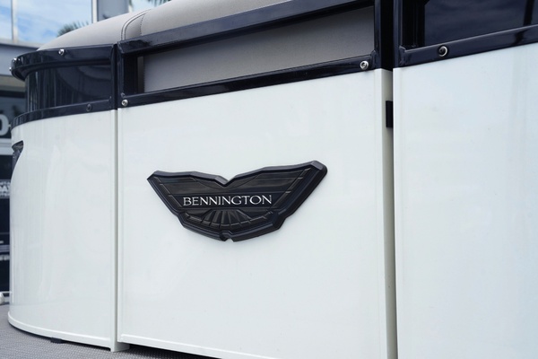 23ft Bennington Yacht For Sale