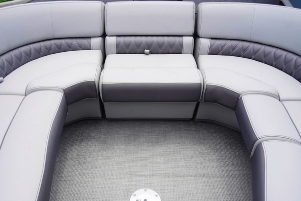 23ft Bennington Yacht For Sale