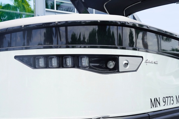23ft Bennington Yacht For Sale