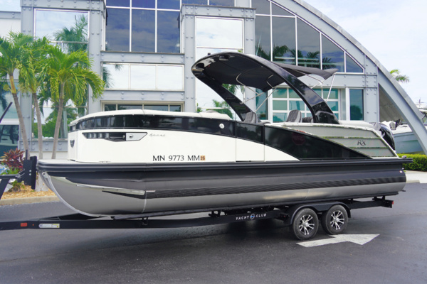23ft Bennington Yacht For Sale