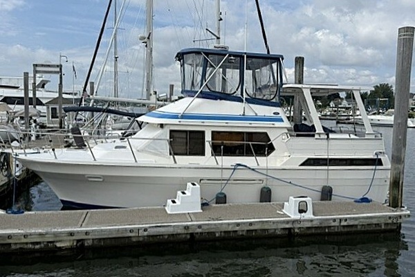 Cochise 38ft Vista Yacht For Sale