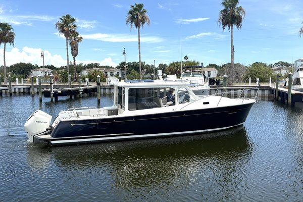 35ft MJM Yacht For Sale
