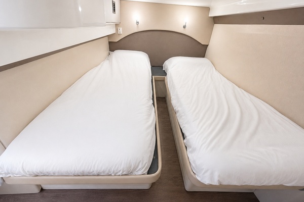 LAZY CHASE 42ft Regal Yacht For Sale