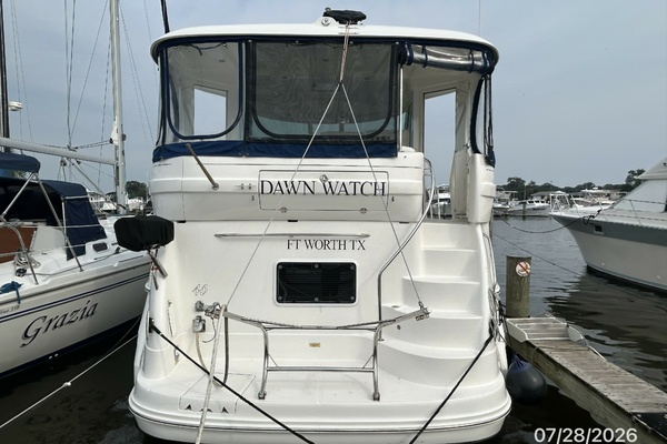 40' Sea Ray aft profile
