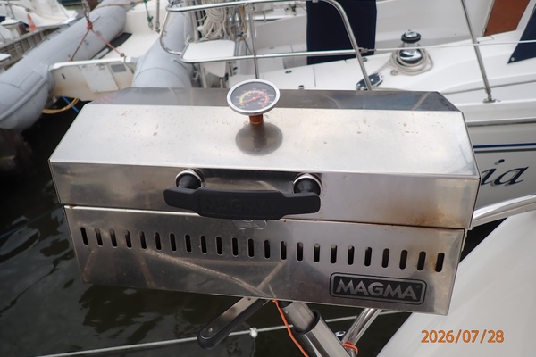 40' Sea Ray BBQ grill