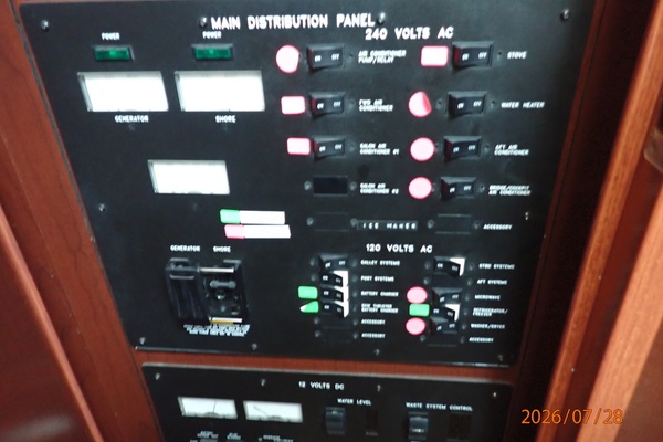 40' Sea Ray electrical panel1