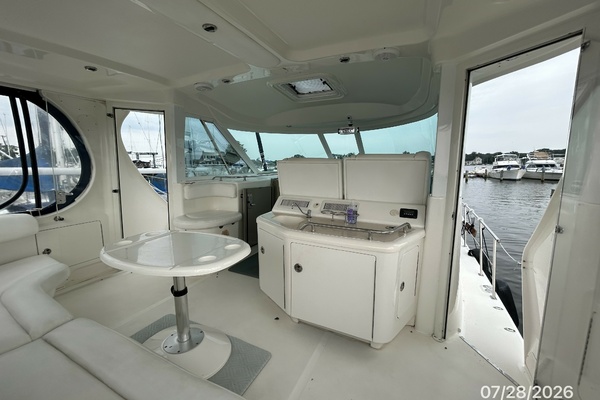 40' Sea Ray upper deck forward
