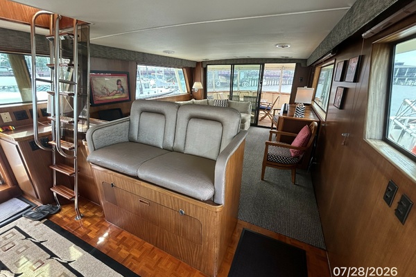 Material Girl 54ft Hatteras Yacht For Sale