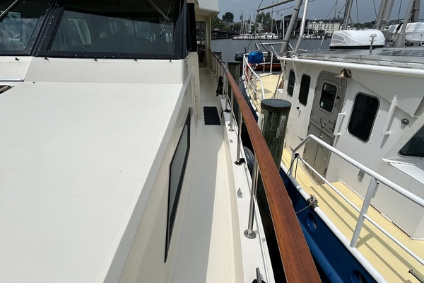 Material Girl 54ft Hatteras Yacht For Sale