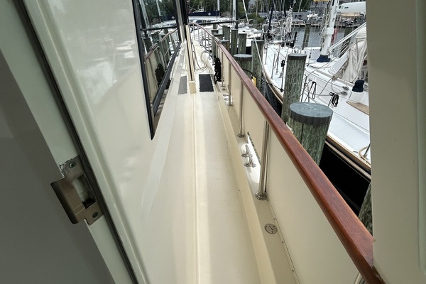 Material Girl 54ft Hatteras Yacht For Sale