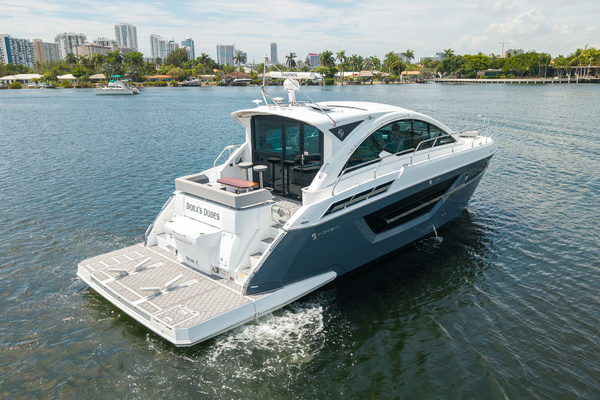 50ft Cruisers Yachts Yacht For Sale