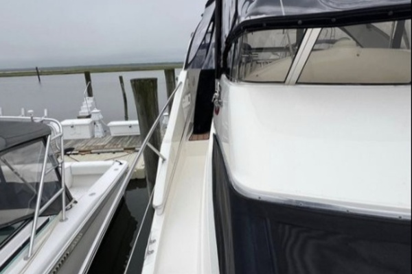 33ft Silverton Yacht For Sale