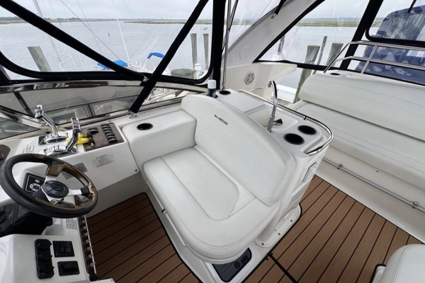 33ft Silverton Yacht For Sale