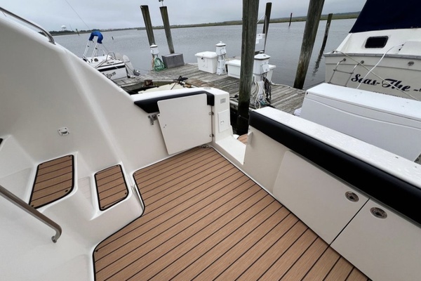 33ft Silverton Yacht For Sale