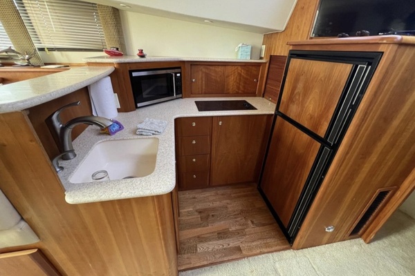 33ft Silverton Yacht For Sale