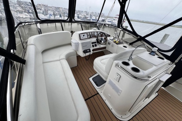 33ft Silverton Yacht For Sale