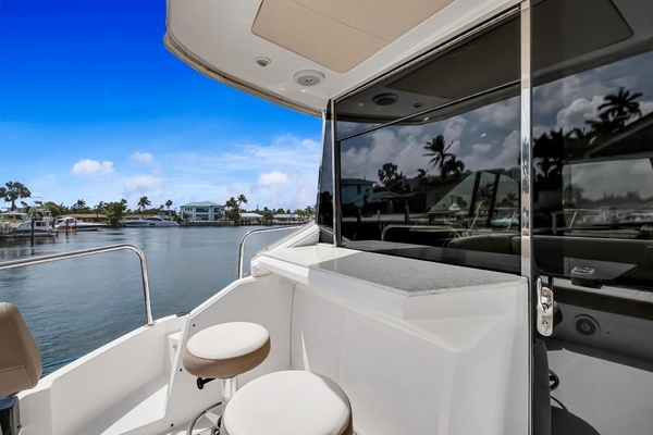 Regal 53 Sport Coupe Yacht For Sale