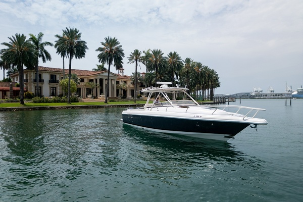 35ft Intrepid Yacht For Sale