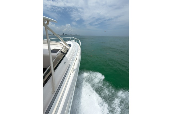 35ft Intrepid Yacht For Sale