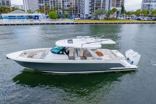 Tiara Yachts 43 LS Yacht For Sale