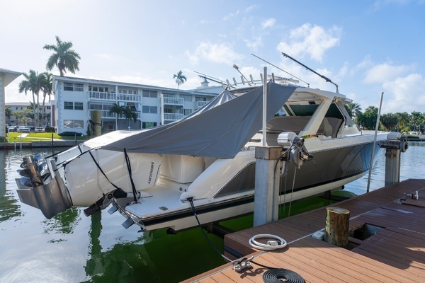 Tiara Yachts 43 LS Yacht For Sale