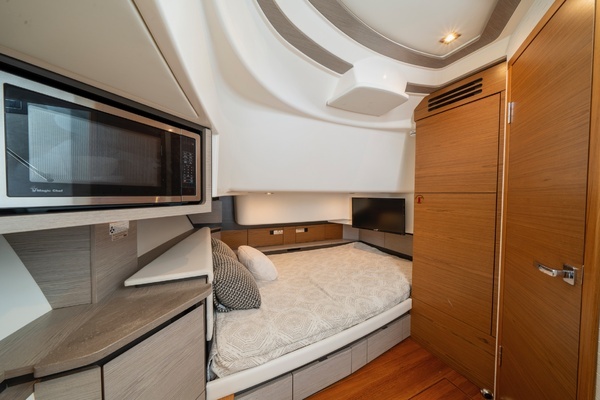Tiara Yachts 43 LS Yacht For Sale