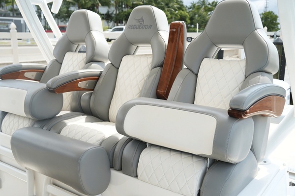 Regulator 37 Yacht For Sale