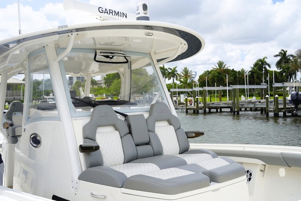 37ft Regulator Yacht For Sale