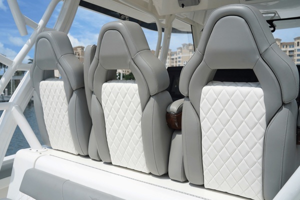 Regulator 37 Yacht For Sale