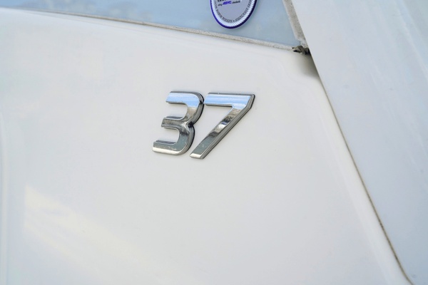 37ft Regulator Yacht For Sale