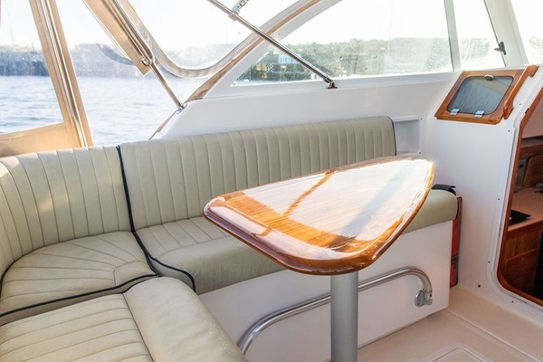 2007 Hunt Yachts 29
