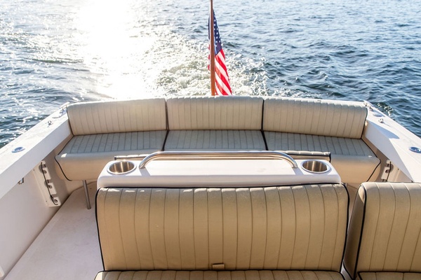 Aft Cockpit Settee