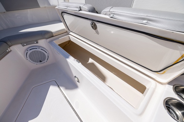 29ft Everglades Yacht For Sale