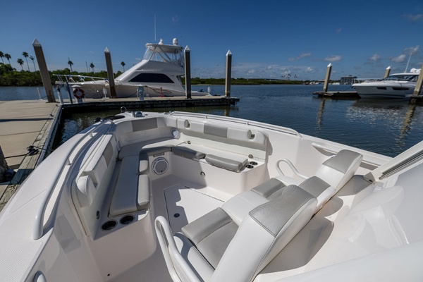 29ft Everglades Yacht For Sale