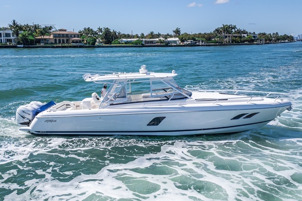 40-ft-Intrepid-2014-400 Cuddy- Miami Florida United States  yacht for sale