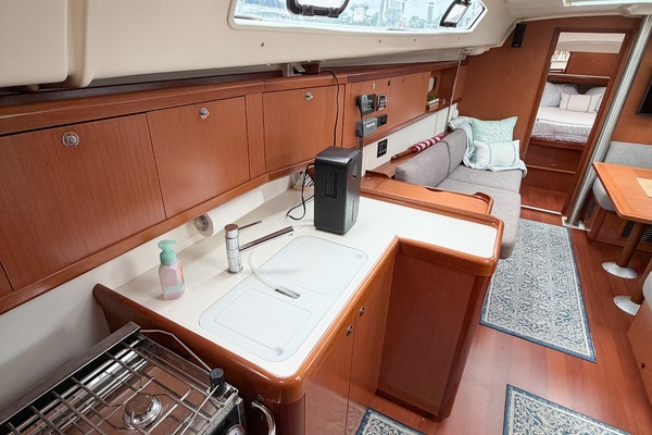 BLACKFIN 40ft Beneteau Yacht For Sale