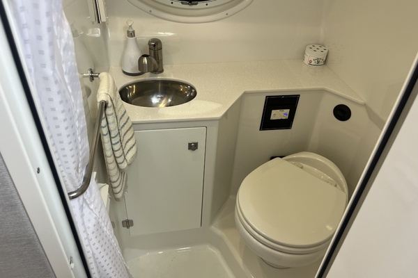 Searenity 29ft Monterey Yacht For Sale