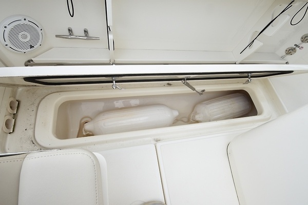 2022 Boston Whaler 25