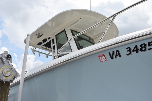 2022 Boston Whaler 25