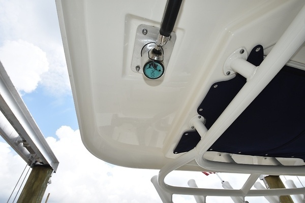 2022 Boston Whaler 25