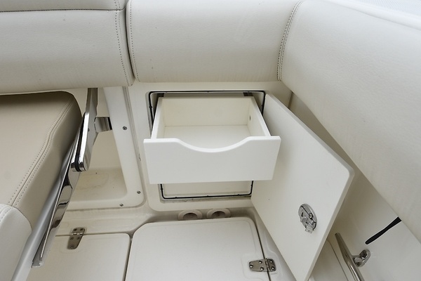 2022 Boston Whaler 25